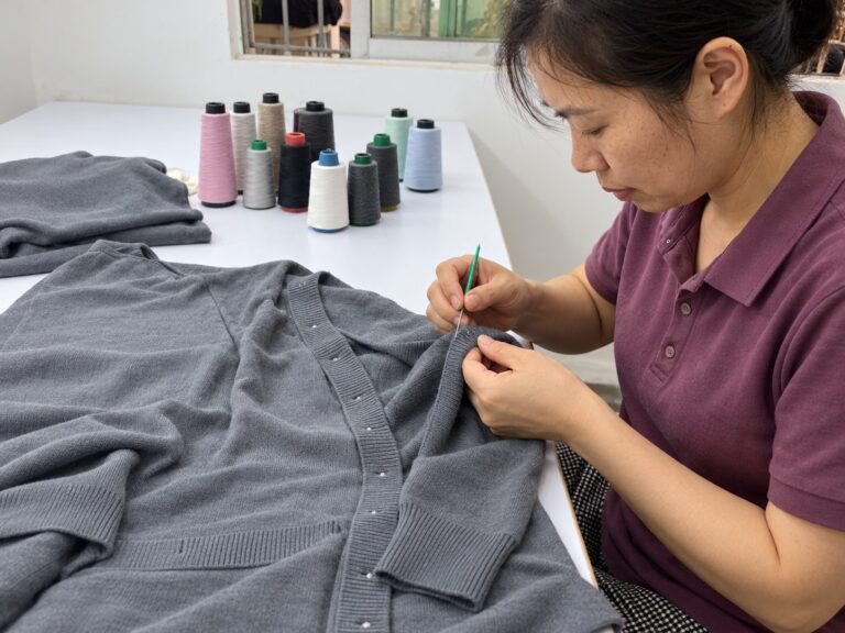 A Knitwear Quality Checklist Built Around the Approved Sample